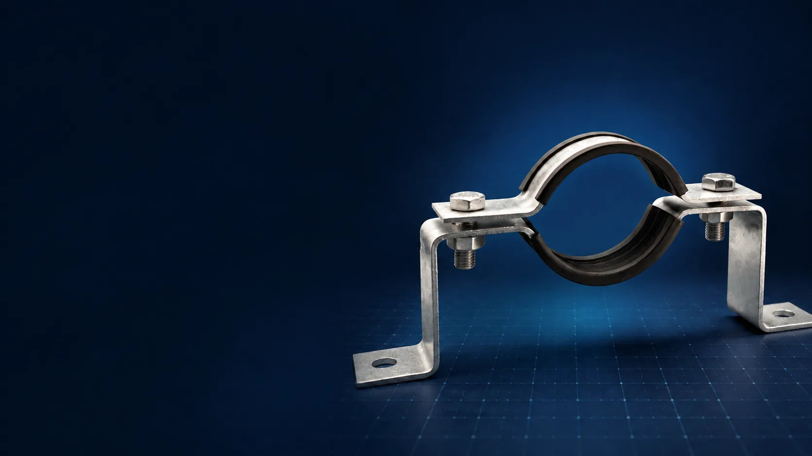 Offset pipe clamp